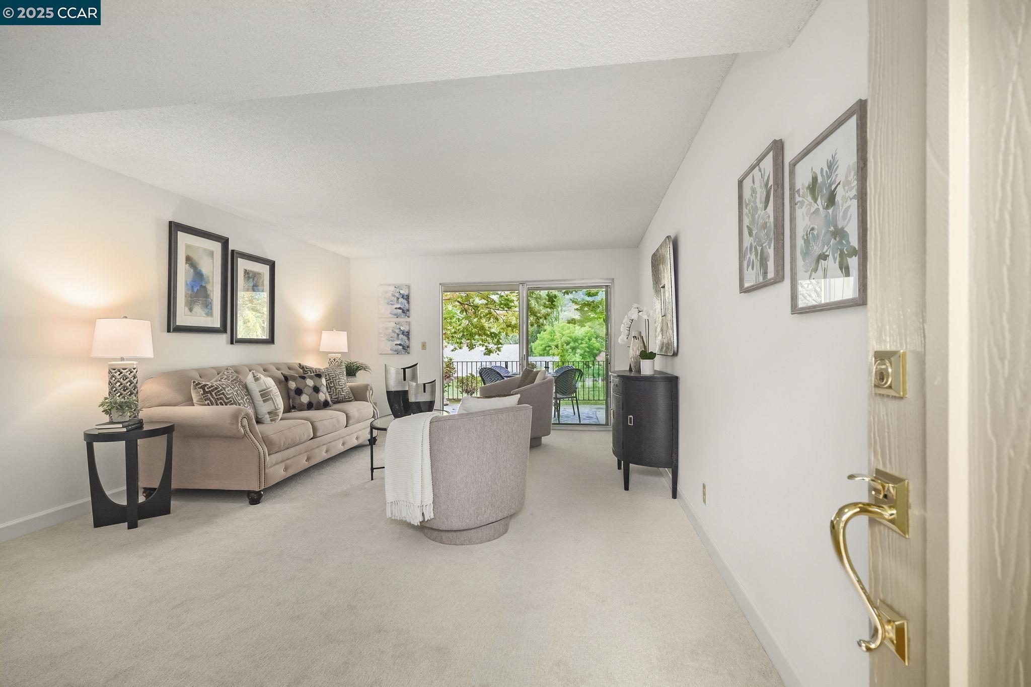 Photo #5: 41114215 Listing 