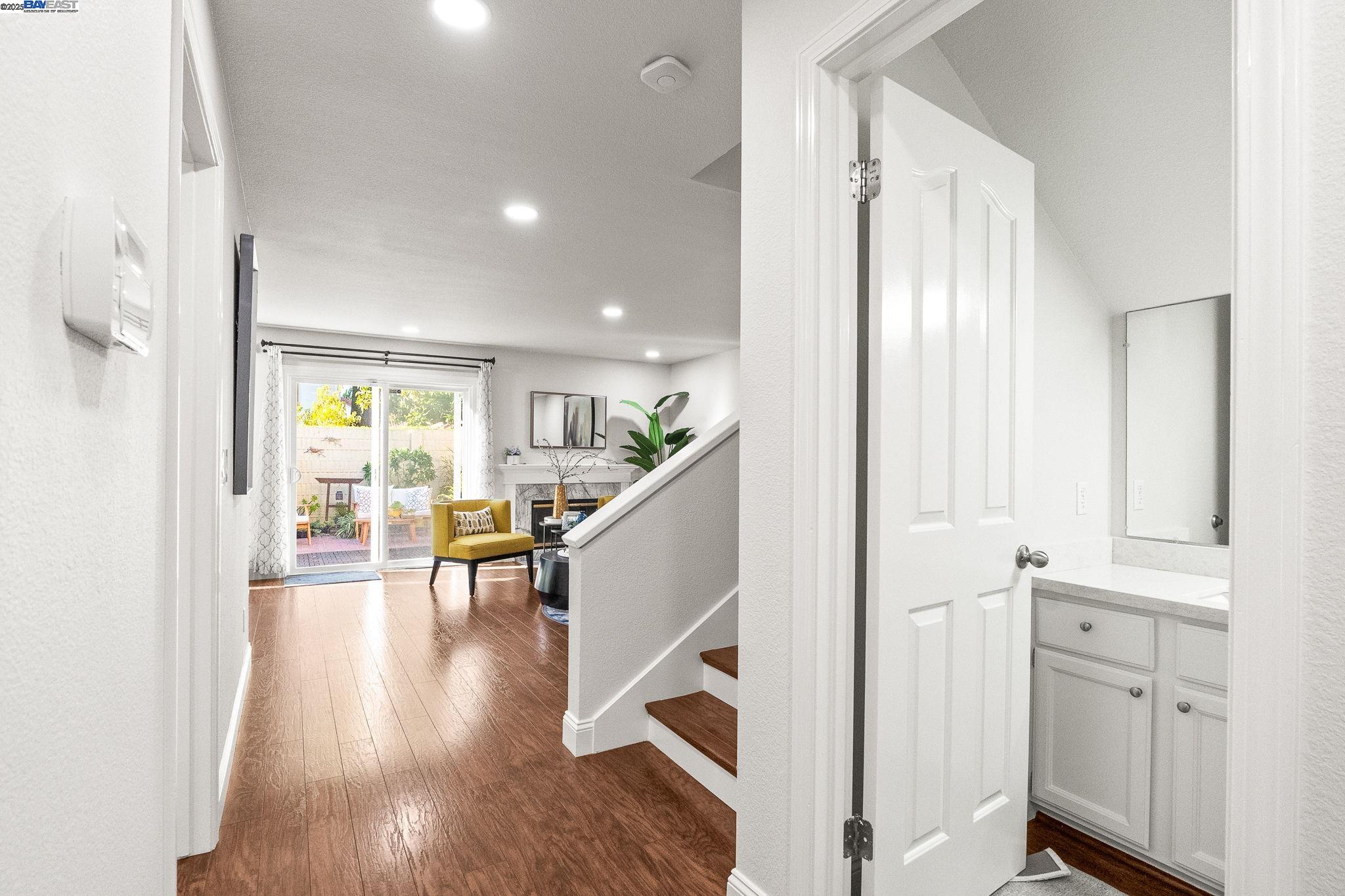 Detail Gallery Image 18 of 37 For 4027 Sunset Ter, Fremont,  CA 94536 - 3 Beds | 2/1 Baths