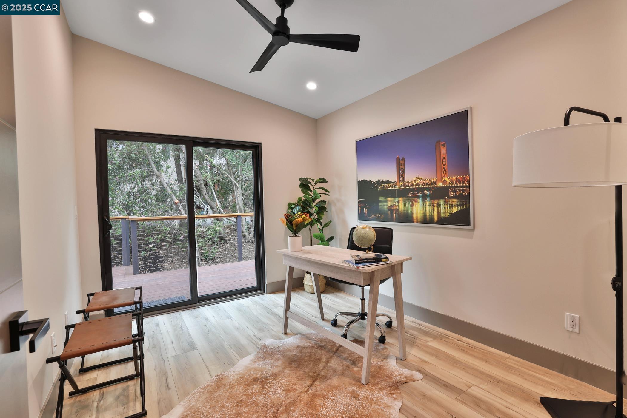 Detail Gallery Image 16 of 35 For 946 Risa Rd #B,  Lafayette,  CA 94549 - 3 Beds | 2 Baths