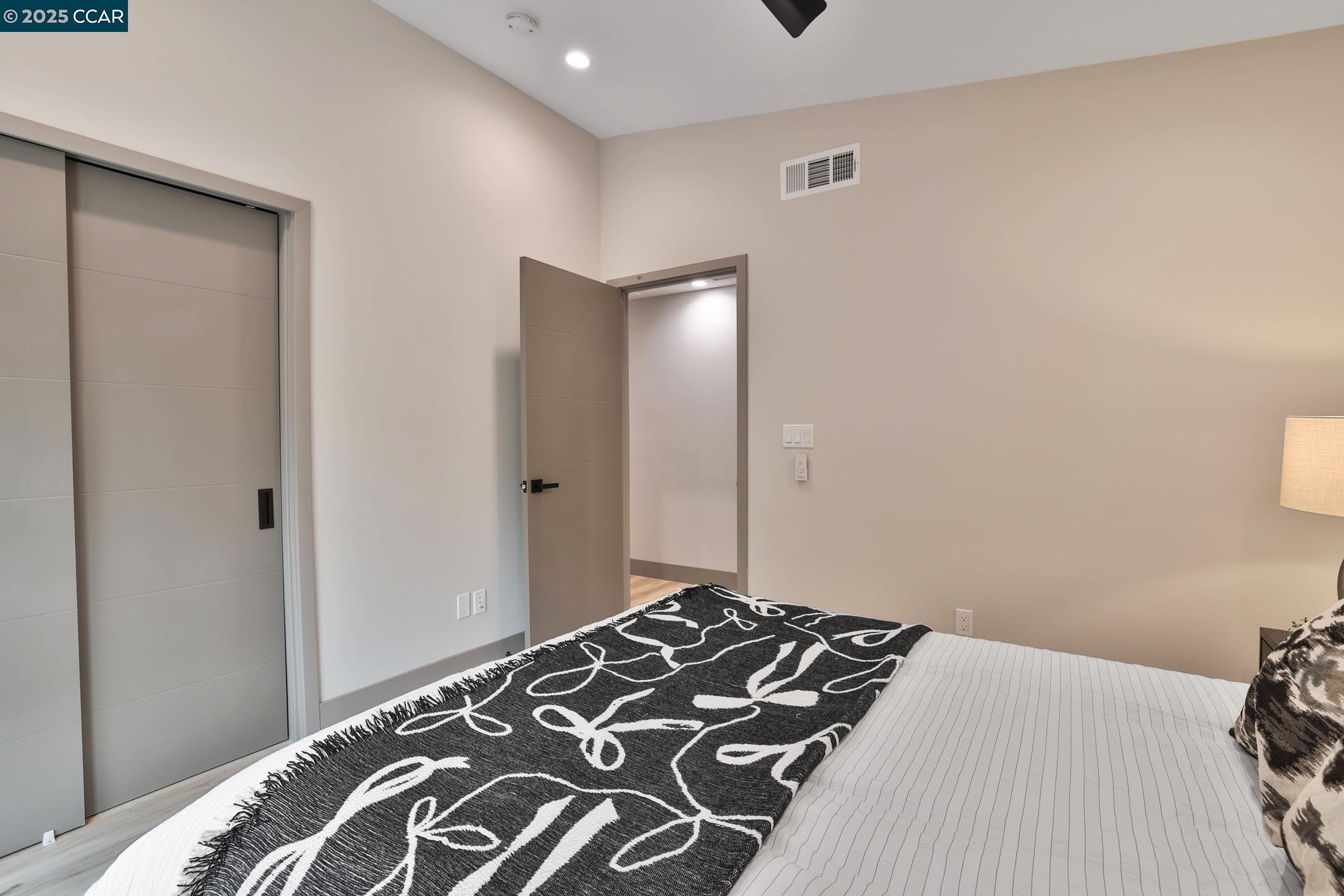 Detail Gallery Image 19 of 35 For 946 Risa Rd #B,  Lafayette,  CA 94549 - 3 Beds | 2 Baths