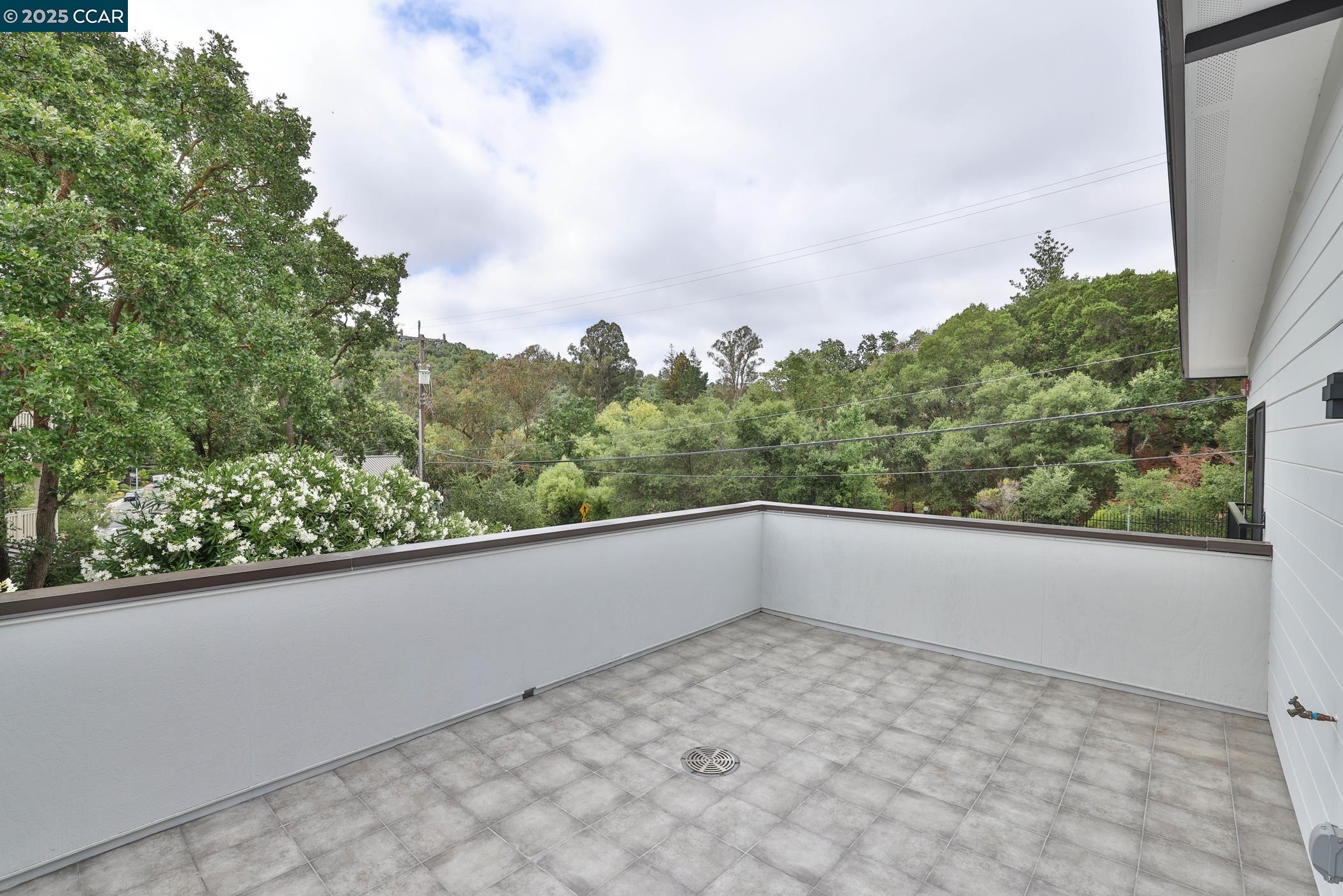 Detail Gallery Image 20 of 35 For 946 Risa Rd #B,  Lafayette,  CA 94549 - 3 Beds | 2 Baths