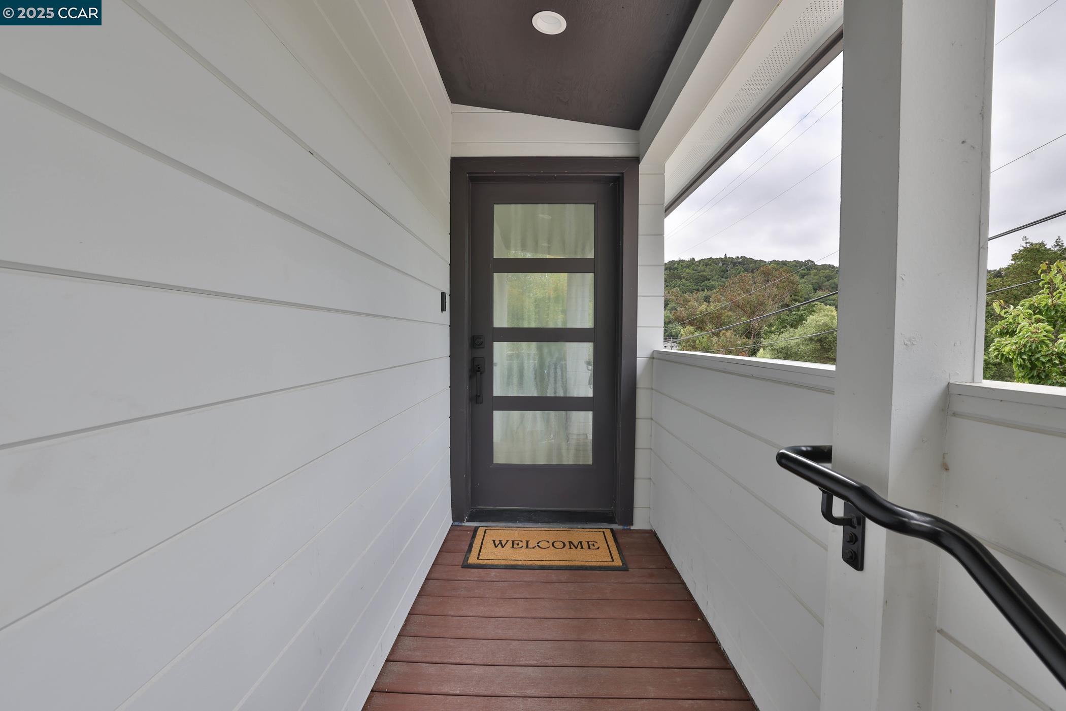 Detail Gallery Image 3 of 35 For 946 Risa Rd #B,  Lafayette,  CA 94549 - 3 Beds | 2 Baths