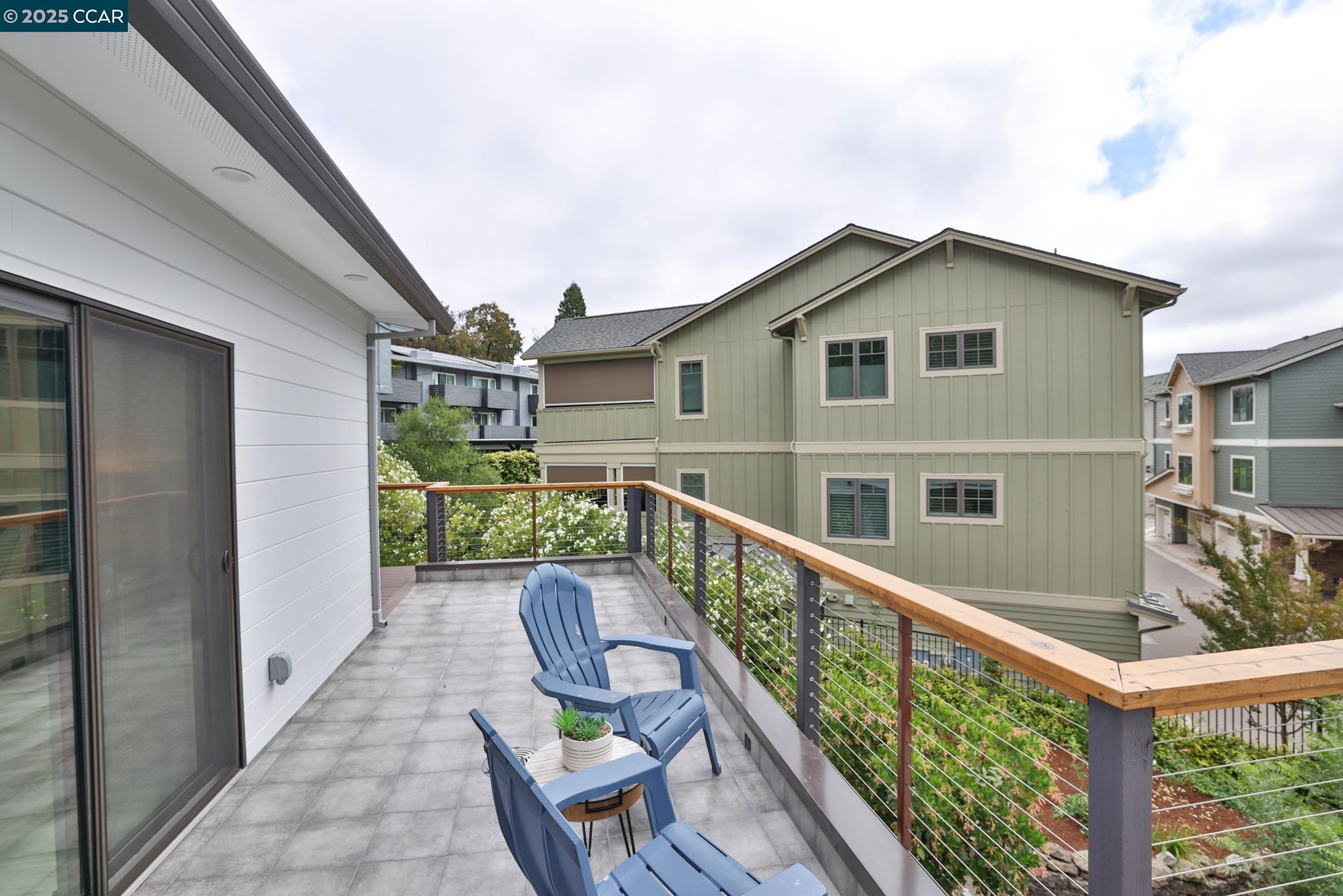 Detail Gallery Image 24 of 35 For 946 Risa Rd #B,  Lafayette,  CA 94549 - 3 Beds | 2 Baths