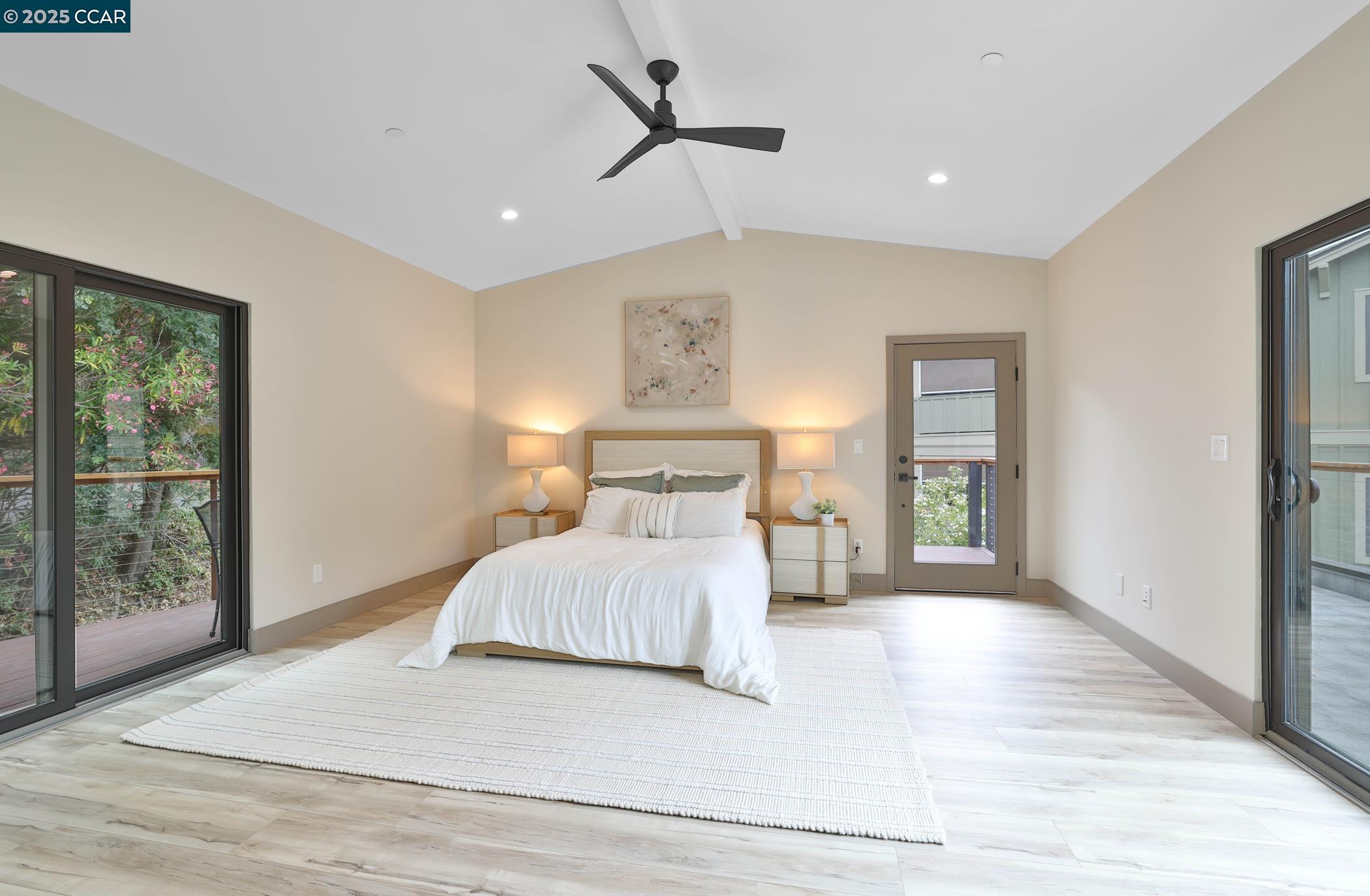 Detail Gallery Image 9 of 35 For 946 Risa Rd #B,  Lafayette,  CA 94549 - 3 Beds | 2 Baths