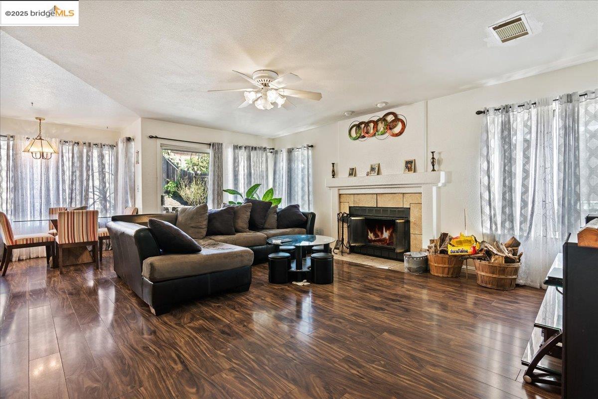 Detail Gallery Image 14 of 31 For 4137 Amargosa Dr, Antioch,  CA 94531 - 4 Beds | 3 Baths