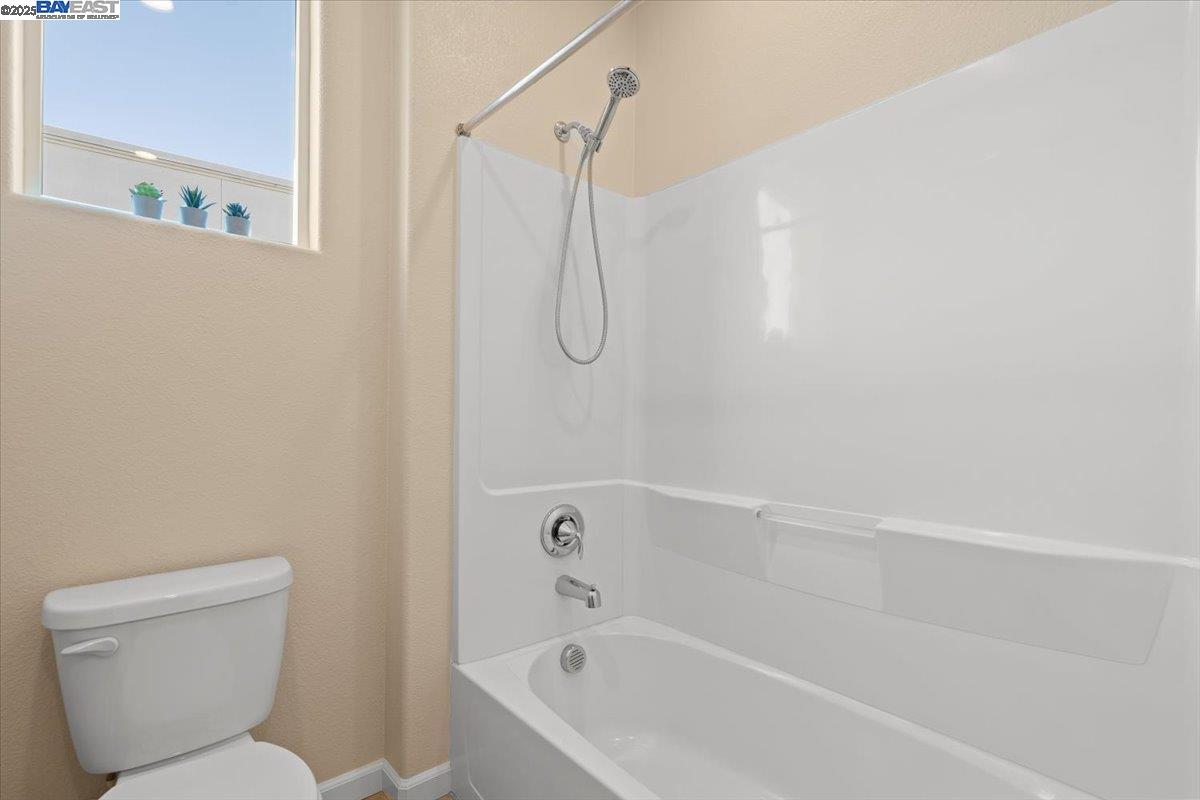 Detail Gallery Image 20 of 26 For 5670 El Dorado Ln, Dublin,  CA 94568 - 4 Beds | 3/1 Baths