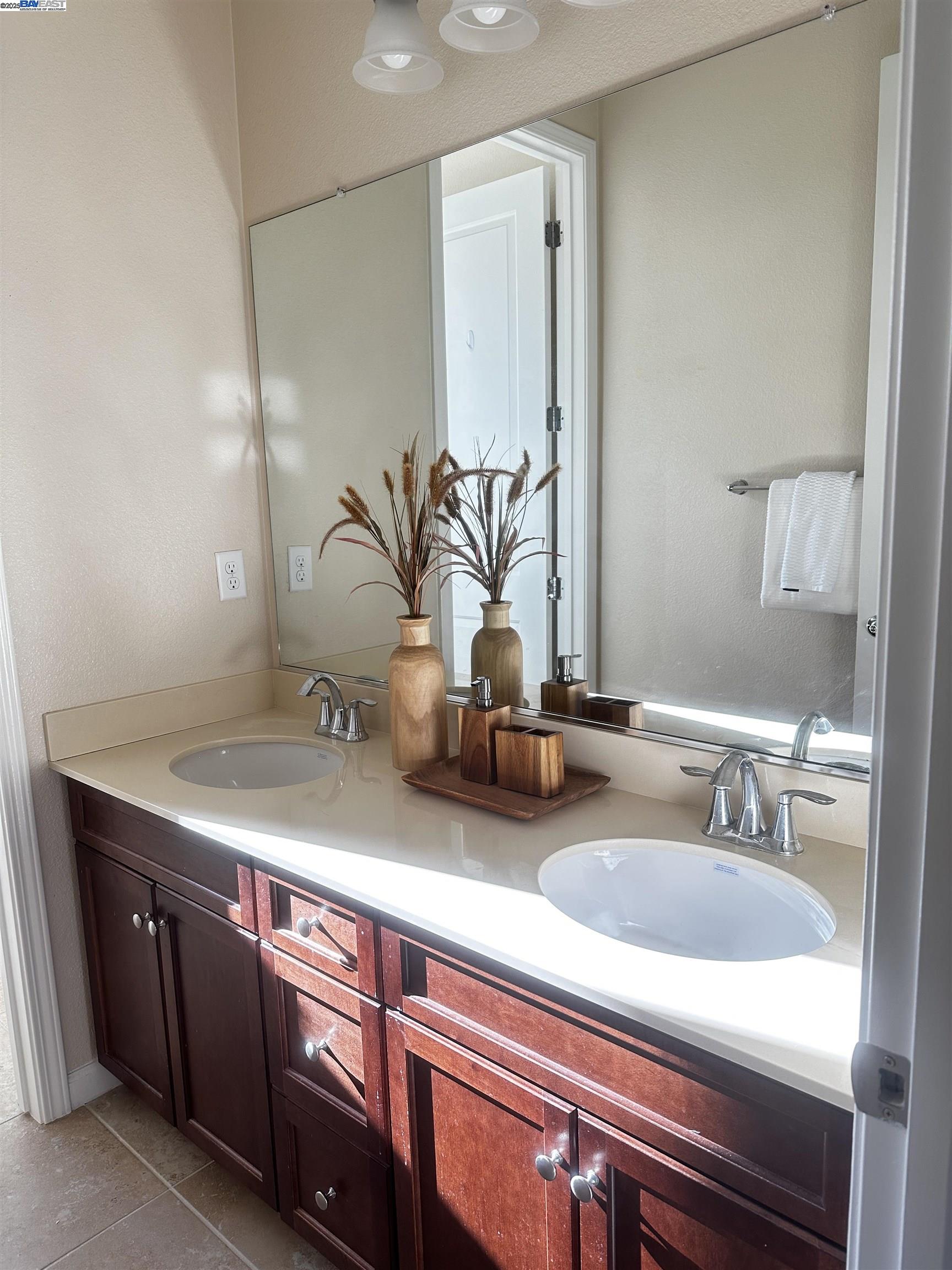 Photo #8: 41114238 Listing: Photo #8