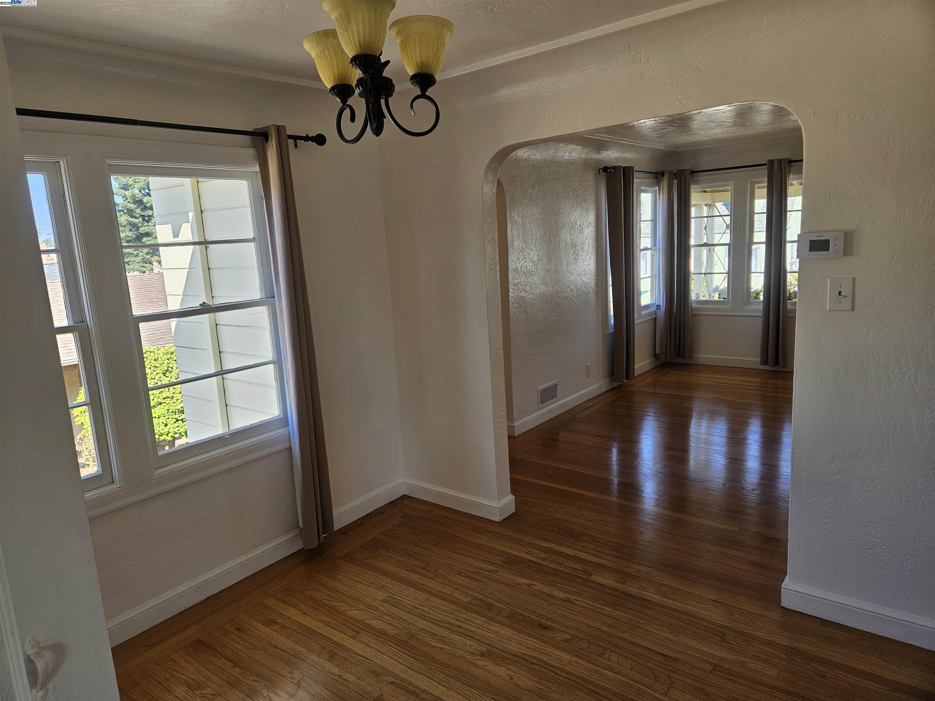 Detail Gallery Image 4 of 8 For 1465 Ohio, Vallejo,  CA 94590 - 2 Beds | 1 Baths