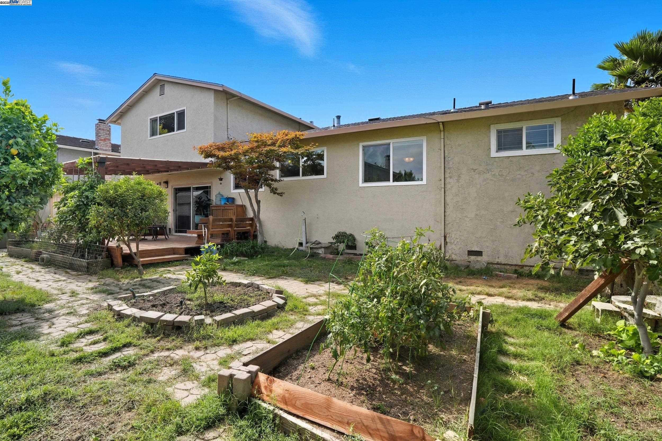 Detail Gallery Image 37 of 39 For 11862 Dublin Green Dr, Dublin,  CA 94568 - 5 Beds | 3/1 Baths