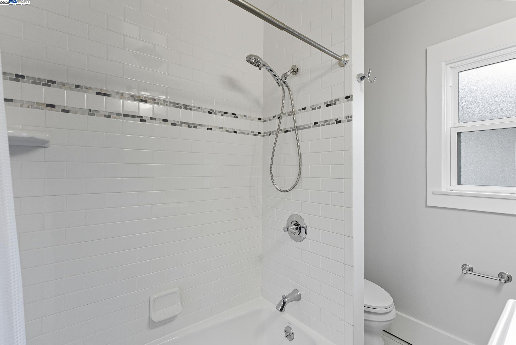 Detail Gallery Image 33 of 46 For 5431 Ygnacio Ave, Oakland,  CA 94601 - 3 Beds | 2 Baths