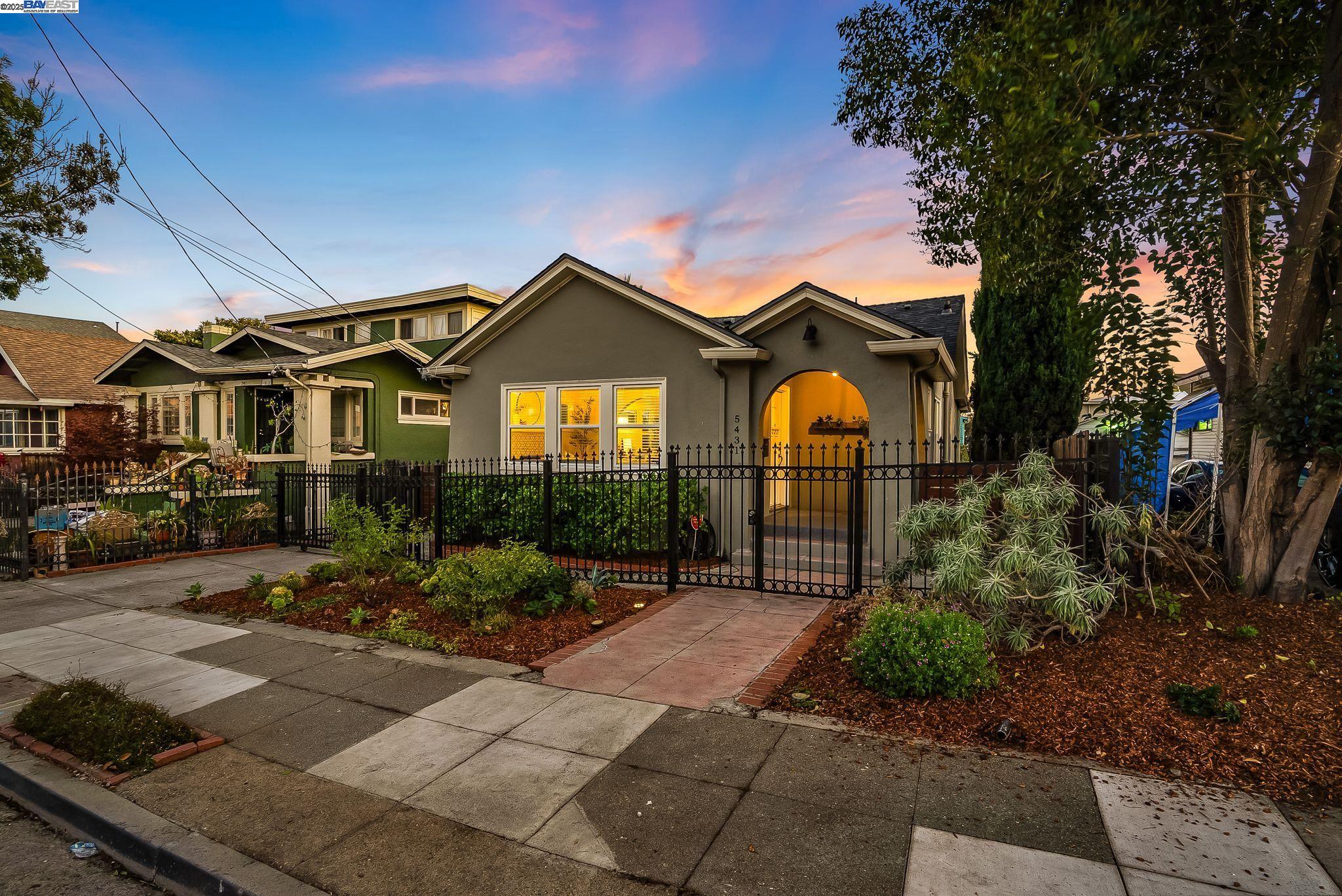 Detail Gallery Image 6 of 46 For 5431 Ygnacio Ave, Oakland,  CA 94601 - 3 Beds | 2 Baths