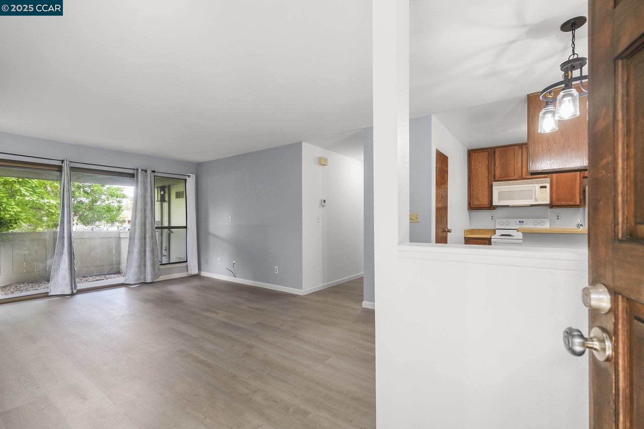 Photo #2: 41114271 Listing 