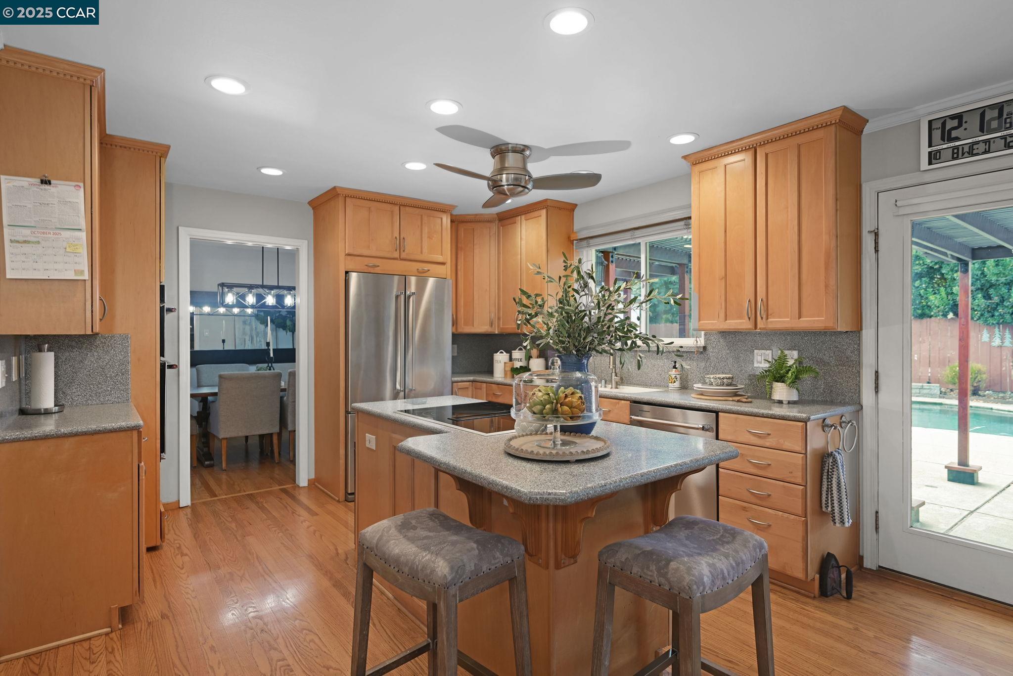 Detail Gallery Image 8 of 29 For 903 Dartmouth Way, Concord,  CA 94518 - 4 Beds | 2 Baths