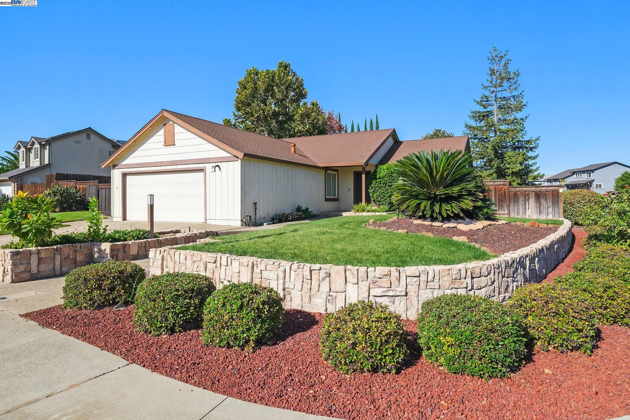 Detail Gallery Image 3 of 32 For 436 Clearwood Dr, Oakley,  CA 94561 - 3 Beds | 2 Baths