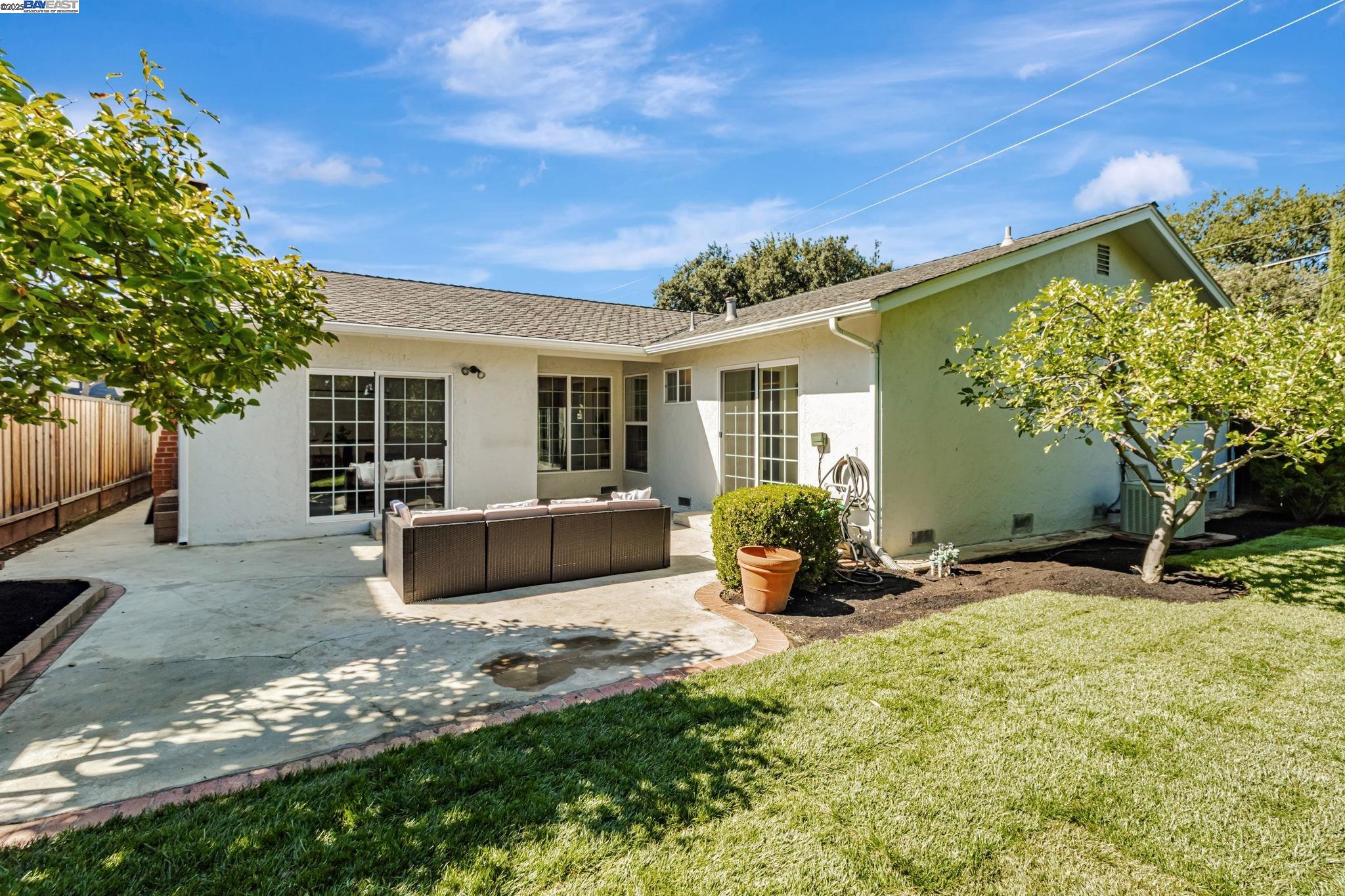 Detail Gallery Image 33 of 37 For 1768 Karameos Ct, Sunnyvale,  CA 94087 - 4 Beds | 2 Baths