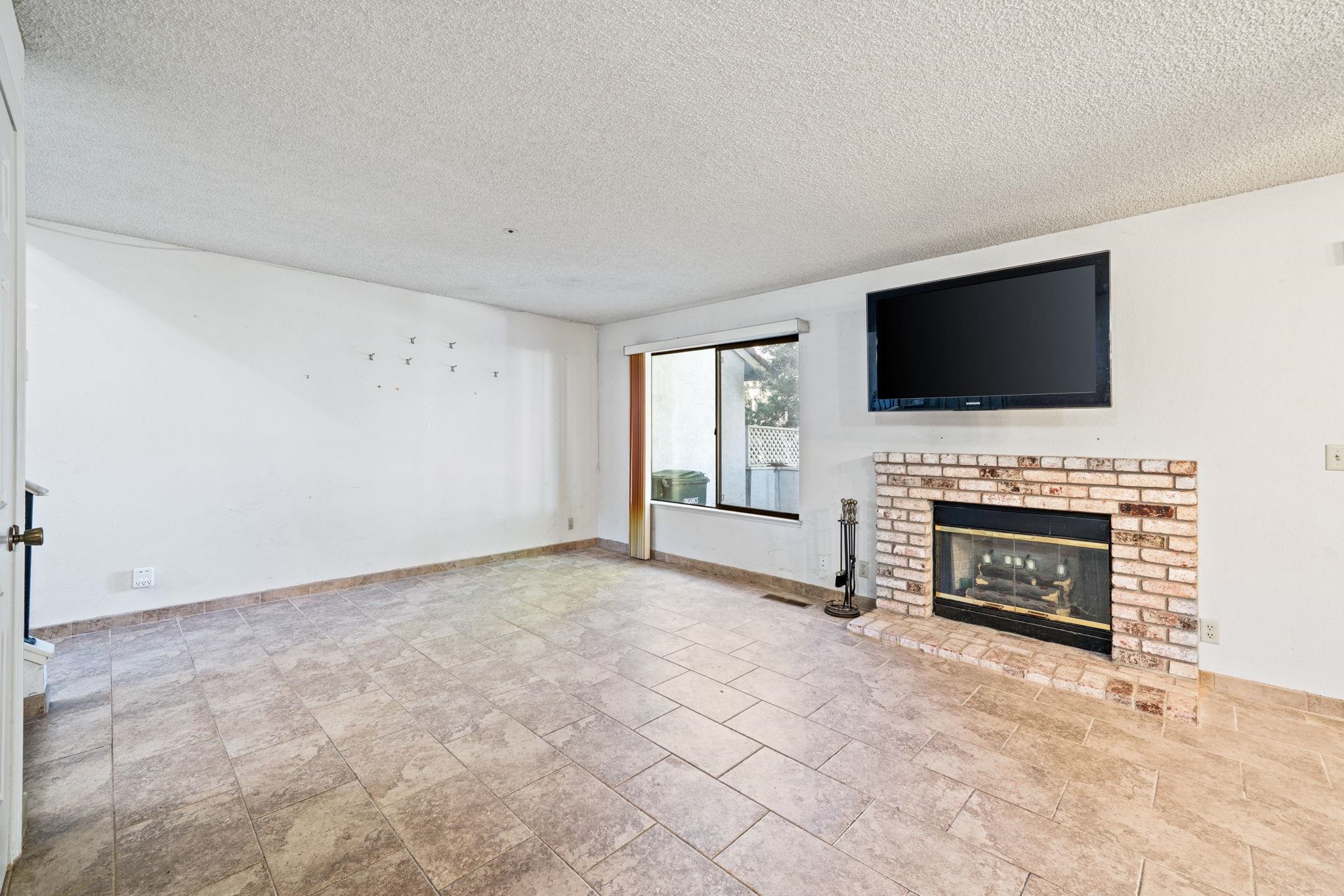 Detail Gallery Image 9 of 44 For 4844 Mulqueeney Cmn, Livermore,  CA 94551 - 3 Beds | 2/1 Baths