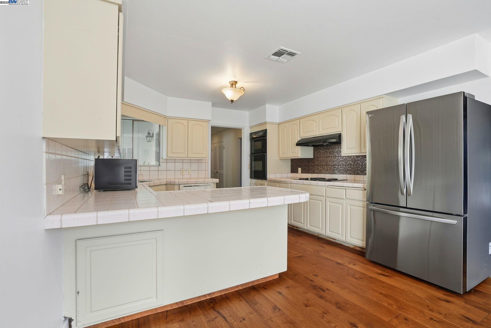 Detail Gallery Image 10 of 49 For , Danville,  CA 94526 - 4 Beds | 2/1 Baths