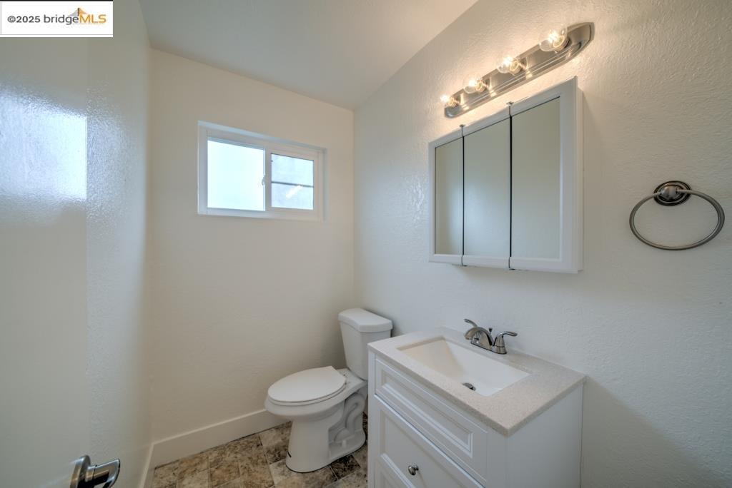 Detail Gallery Image 24 of 27 For 28222 Lustig Ct, Hayward,  CA 94544 - – Beds | – Baths