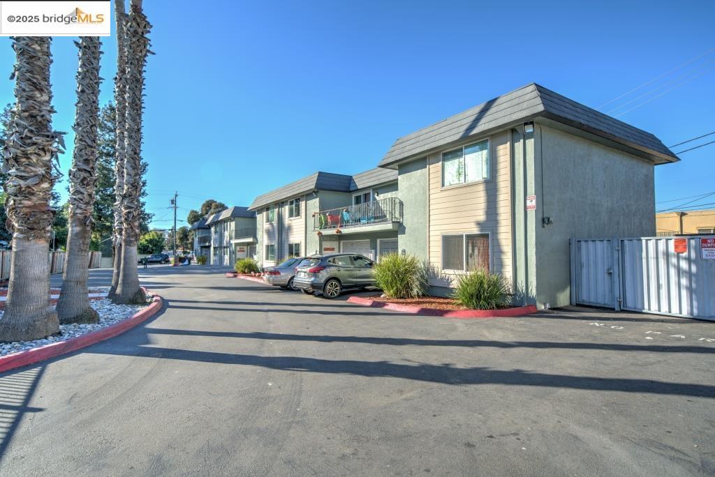 Detail Gallery Image 8 of 27 For 28222 Lustig Ct, Hayward,  CA 94544 - – Beds | – Baths