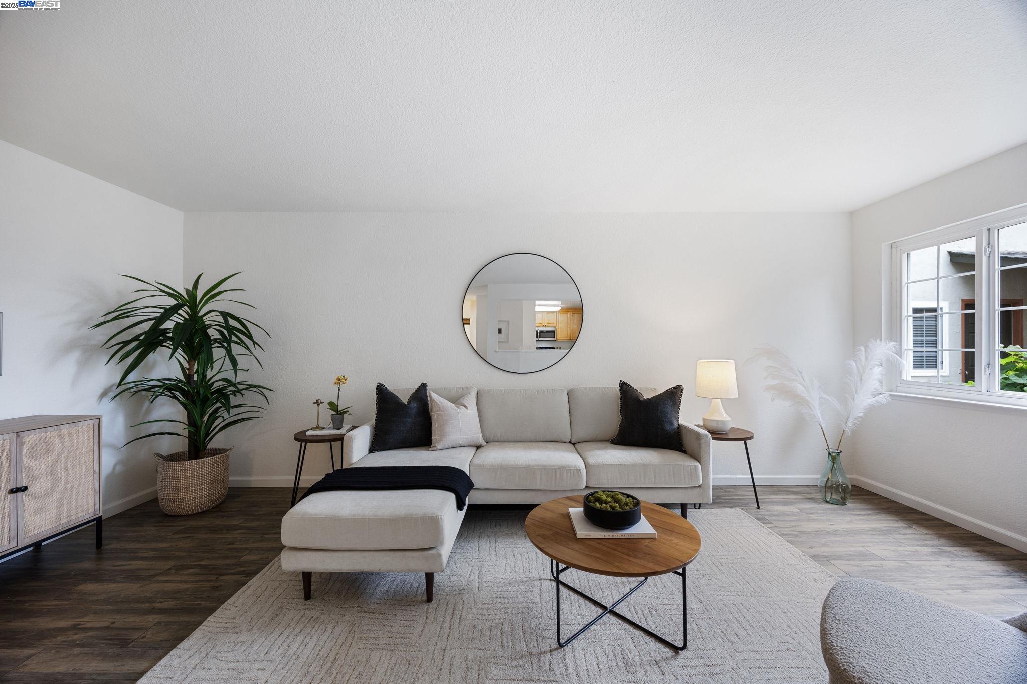 Photo #1: 41114299 Listing: Photo #1