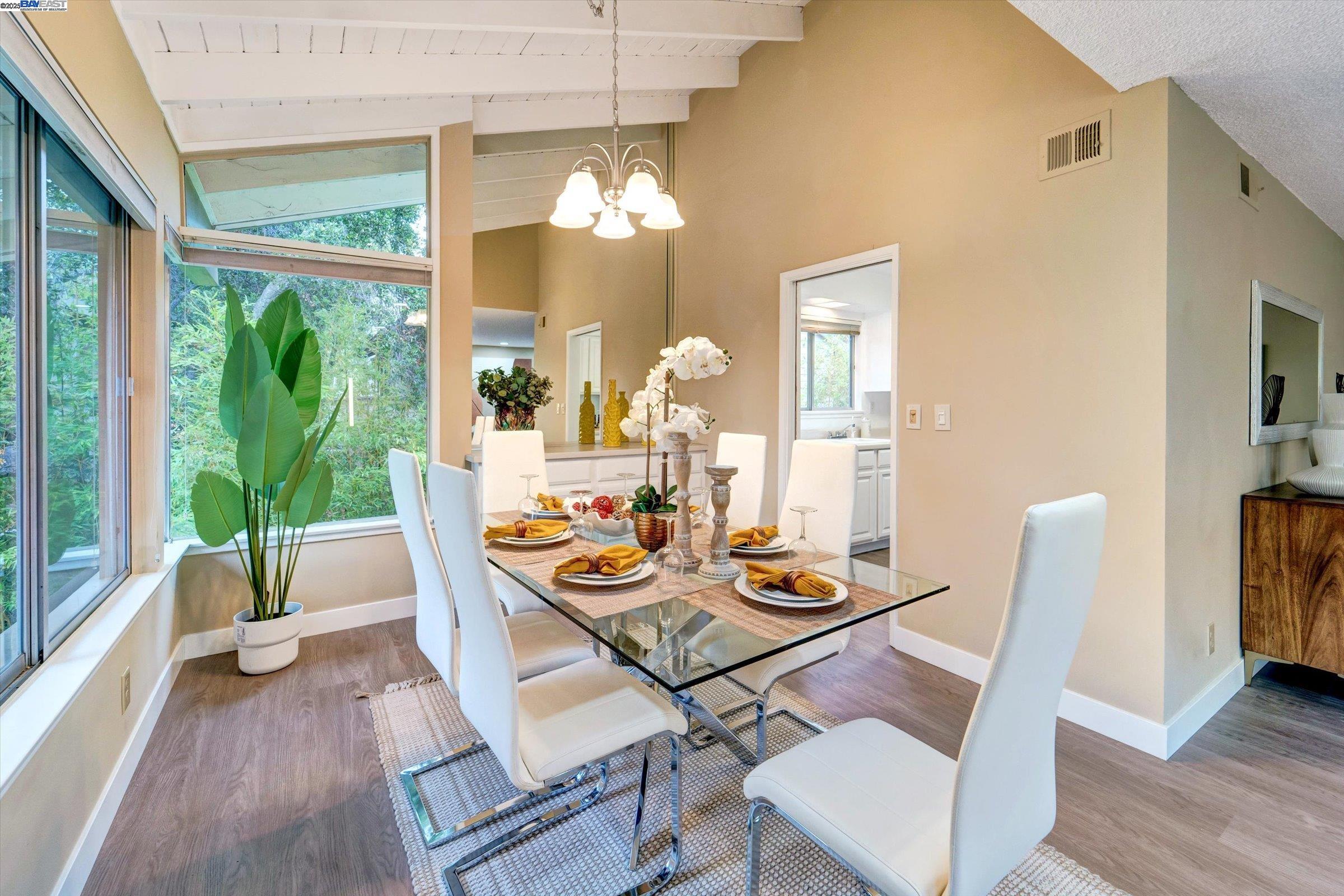 Detail Gallery Image 5 of 29 For 2767 Miradero Dr #C,  –,  CA 93105 - 3 Beds | 2 Baths