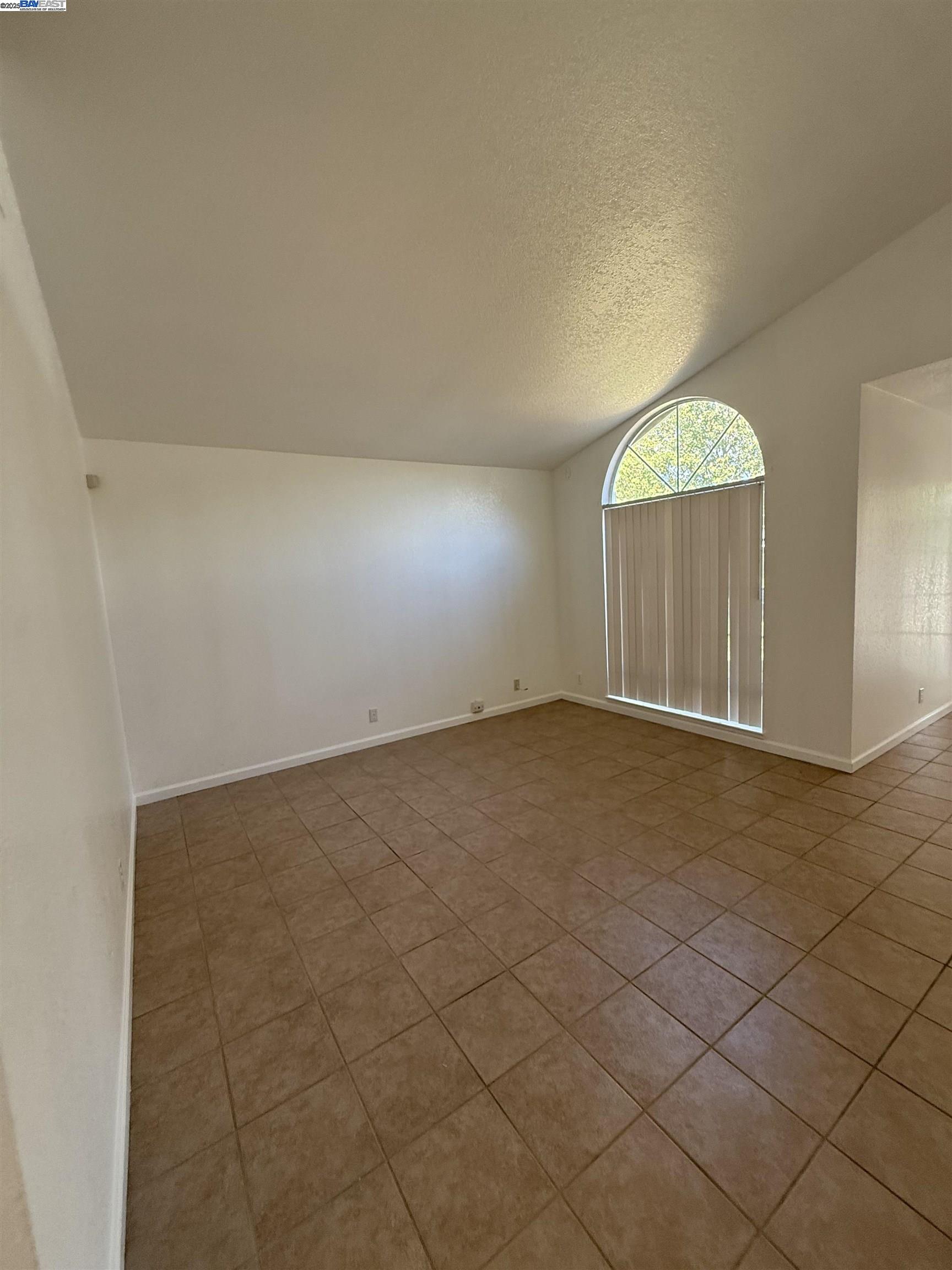 Detail Gallery Image 14 of 17 For 2932 Alcott Ct, Modesto,  CA 95355 - 4 Beds | 2 Baths