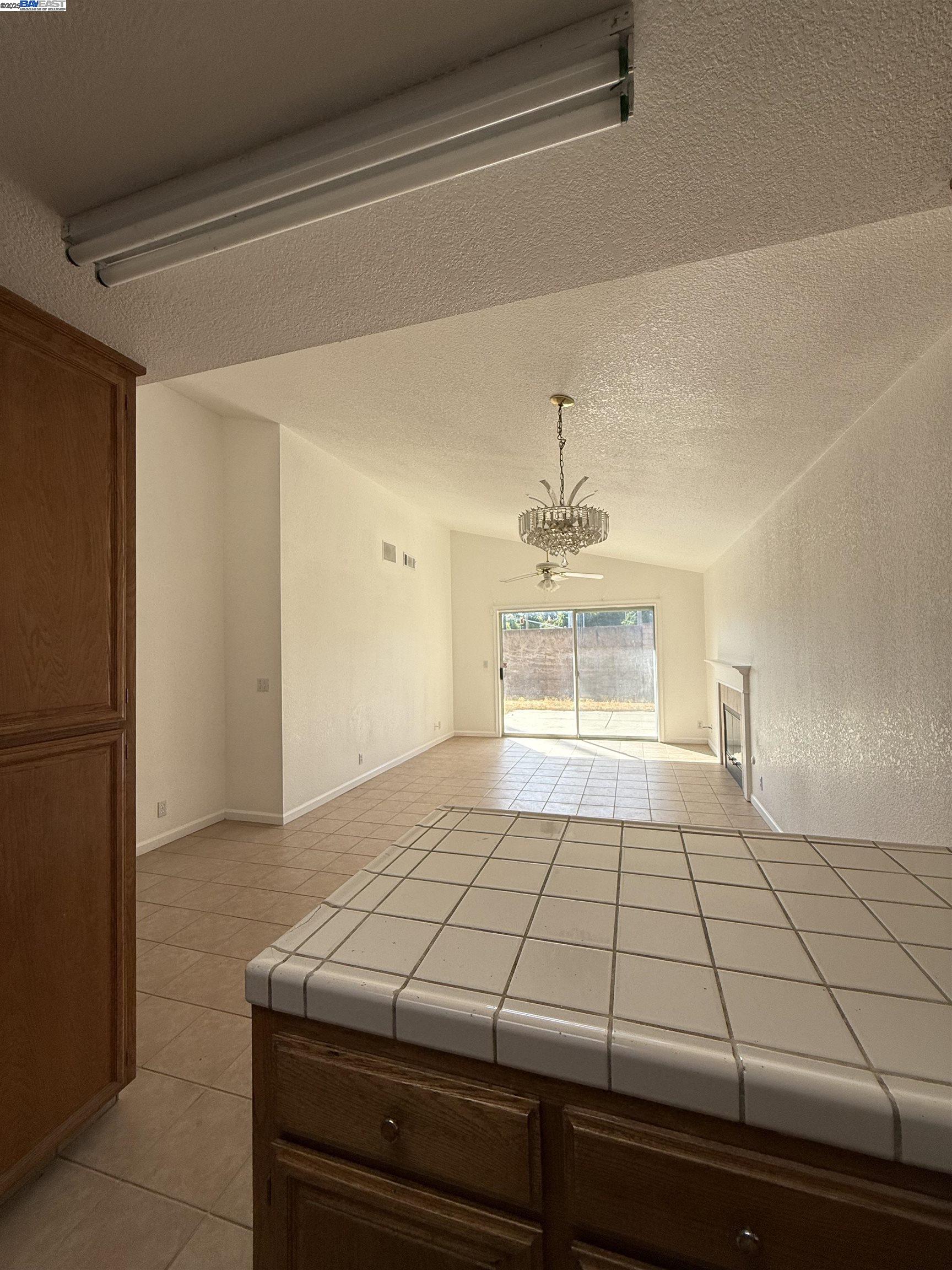 Detail Gallery Image 5 of 17 For 2932 Alcott Ct, Modesto,  CA 95355 - 4 Beds | 2 Baths