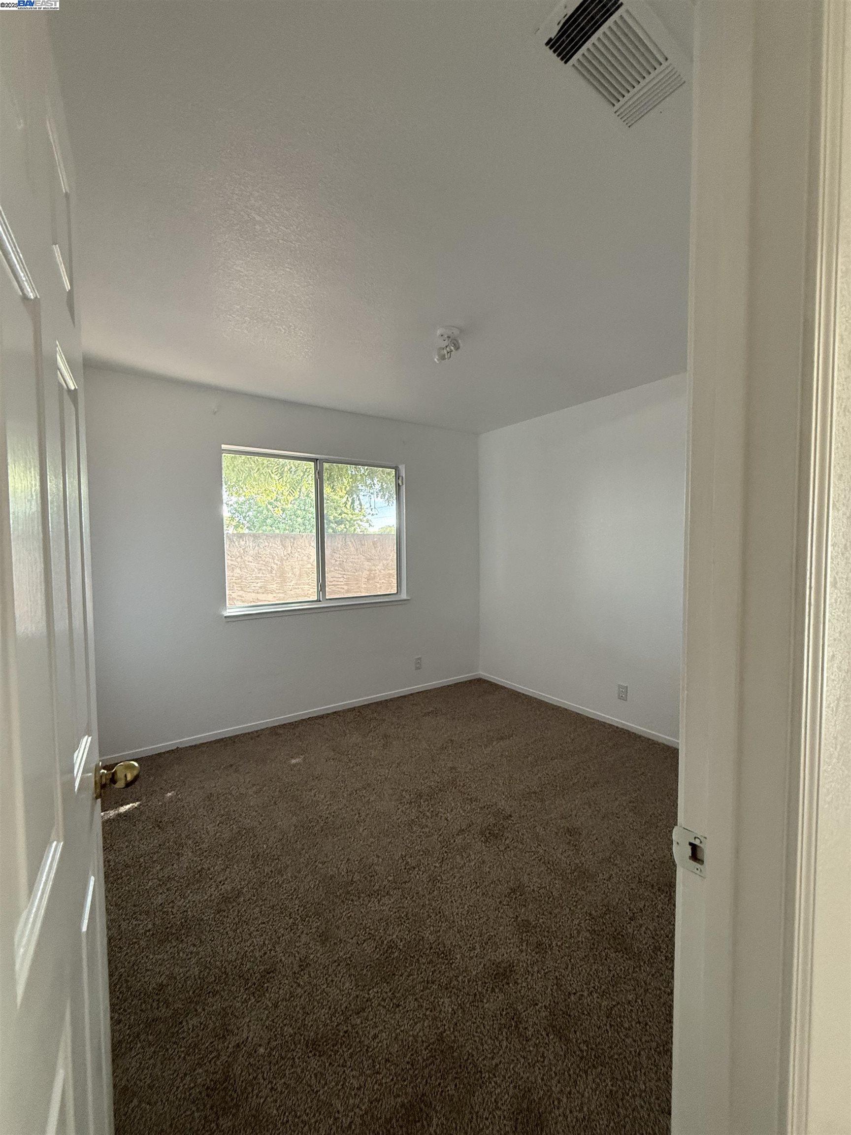 Detail Gallery Image 9 of 17 For 2932 Alcott Ct, Modesto,  CA 95355 - 4 Beds | 2 Baths