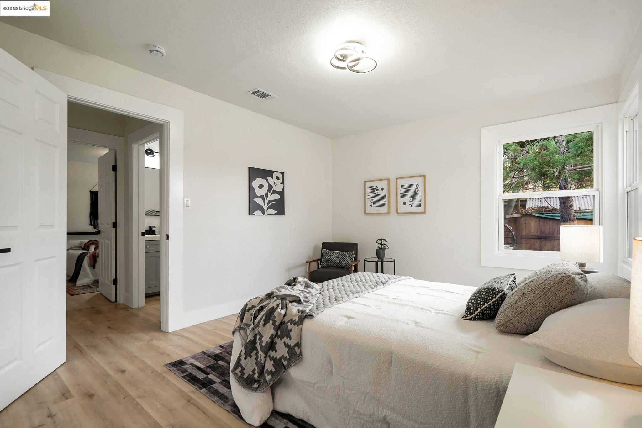 Detail Gallery Image 15 of 28 For 10945 Estepa Dr, Oakland,  CA 94603 - 2 Beds | 1 Baths