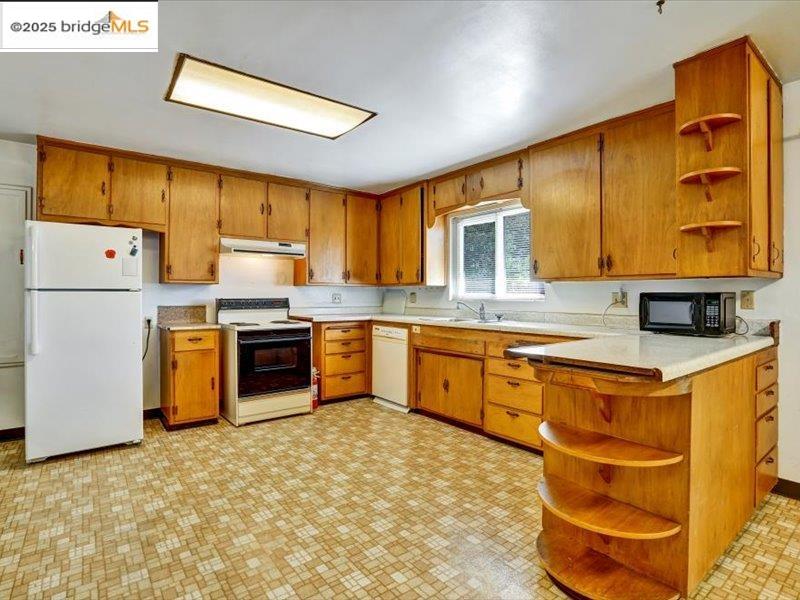 Detail Gallery Image 15 of 36 For 2151 Elm St, Livermore,  CA 94551 - 3 Beds | 2 Baths