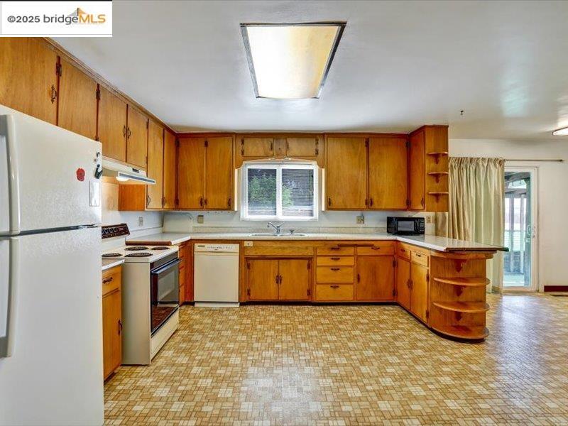 Detail Gallery Image 16 of 36 For 2151 Elm St, Livermore,  CA 94551 - 3 Beds | 2 Baths