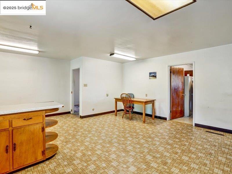 Detail Gallery Image 17 of 36 For 2151 Elm St, Livermore,  CA 94551 - 3 Beds | 2 Baths