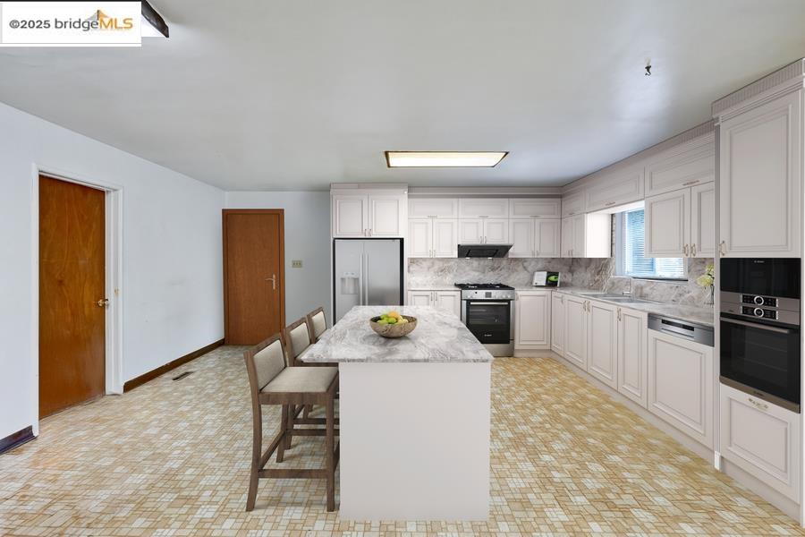 Detail Gallery Image 18 of 36 For 2151 Elm St, Livermore,  CA 94551 - 3 Beds | 2 Baths