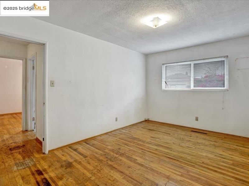 Detail Gallery Image 20 of 36 For 2151 Elm St, Livermore,  CA 94551 - 3 Beds | 2 Baths