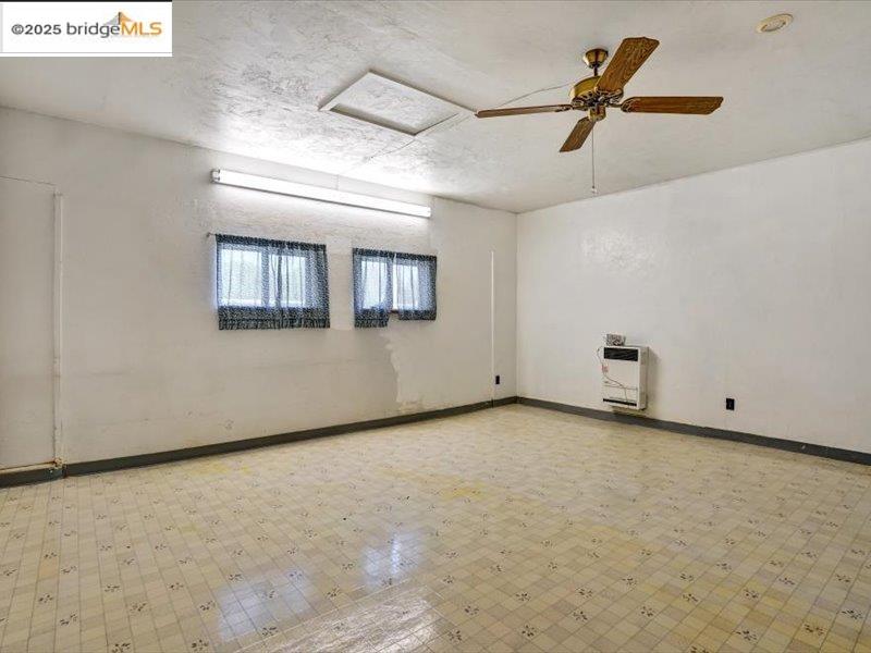 Detail Gallery Image 26 of 36 For 2151 Elm St, Livermore,  CA 94551 - 3 Beds | 2 Baths