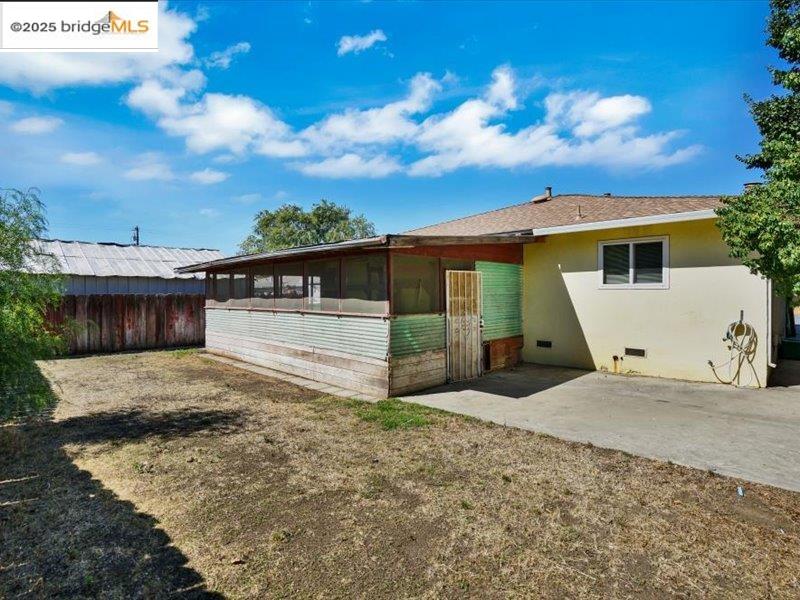 Detail Gallery Image 33 of 36 For 2151 Elm St, Livermore,  CA 94551 - 3 Beds | 2 Baths