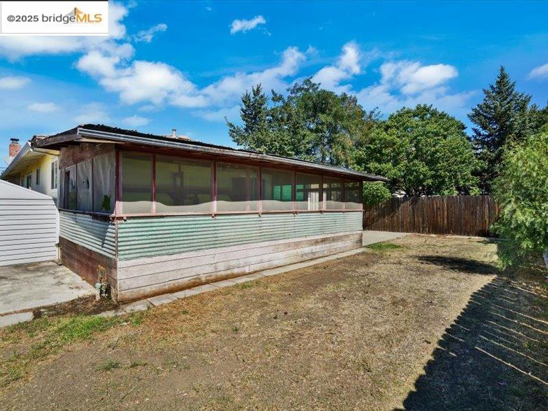 Detail Gallery Image 35 of 36 For 2151 Elm St, Livermore,  CA 94551 - 3 Beds | 2 Baths