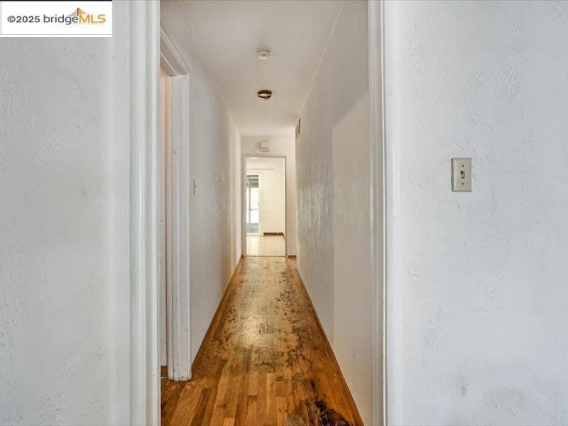 Detail Gallery Image 10 of 36 For 2151 Elm St, Livermore,  CA 94551 - 3 Beds | 2 Baths