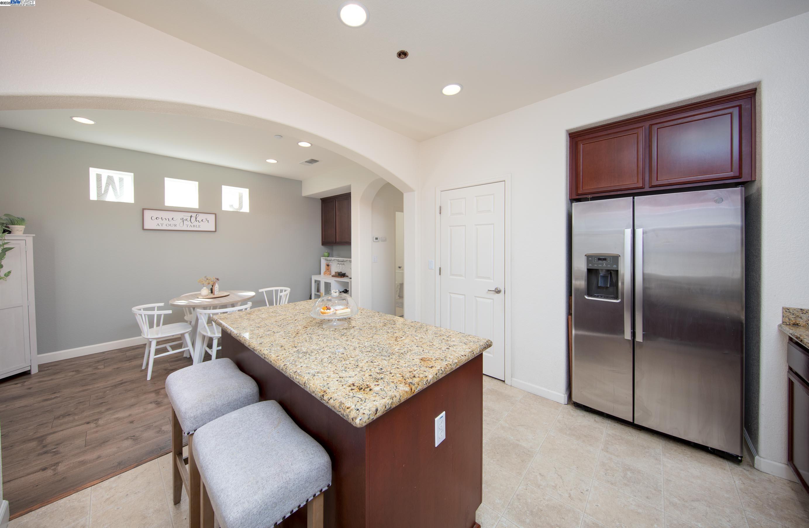 Detail Gallery Image 11 of 25 For 2168 Wellington Dr, Tracy,  CA 95376 - 3 Beds | 3/1 Baths