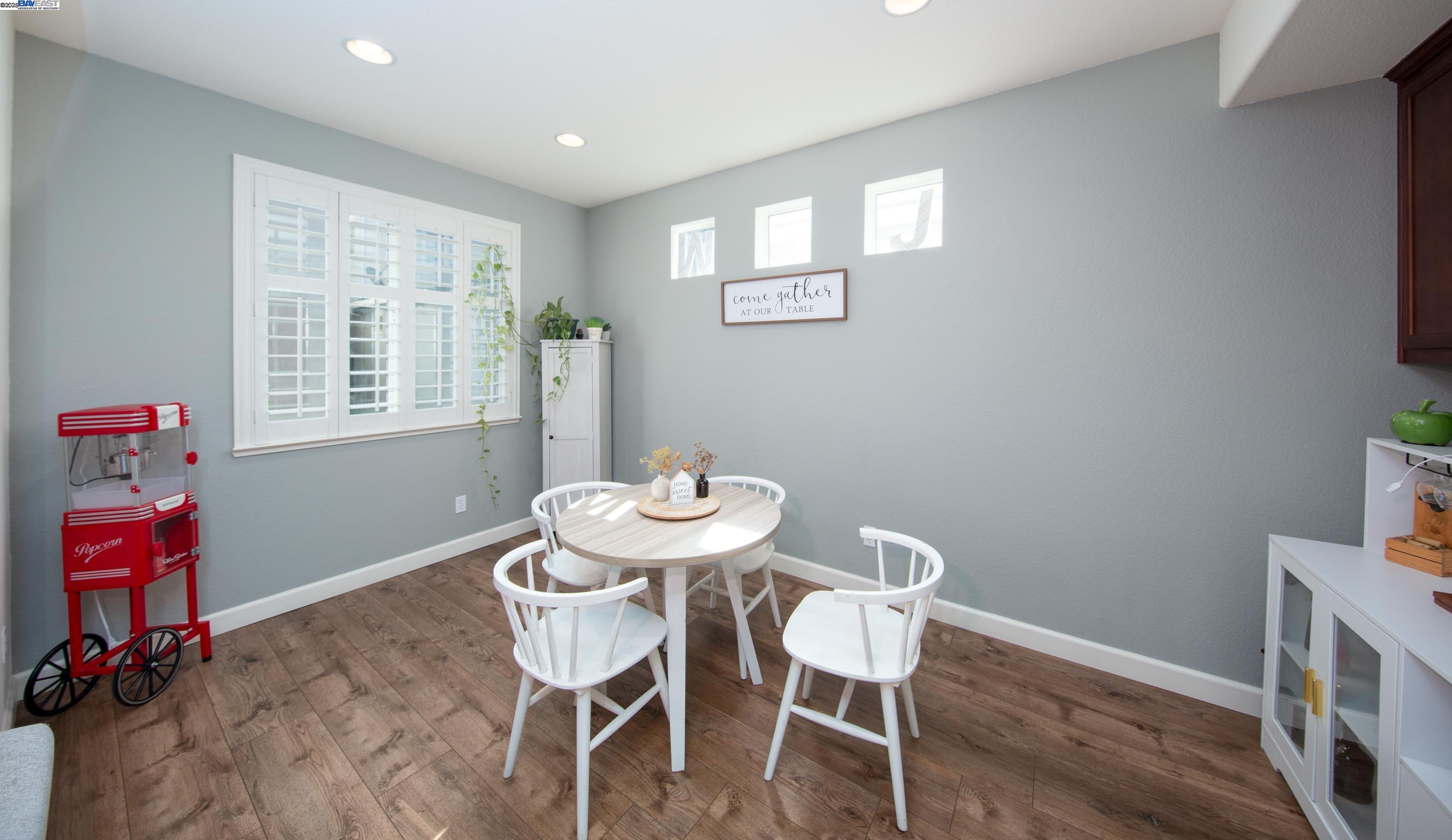 Detail Gallery Image 13 of 25 For 2168 Wellington Dr, Tracy,  CA 95376 - 3 Beds | 3/1 Baths