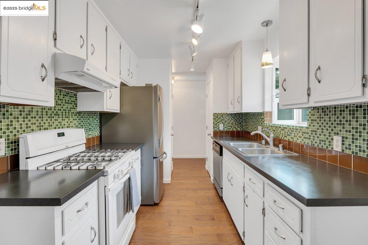 Detail Gallery Image 7 of 39 For 20569 Charlotte Ct, Soulsbyville,  CA 95372 - 3 Beds | 2 Baths