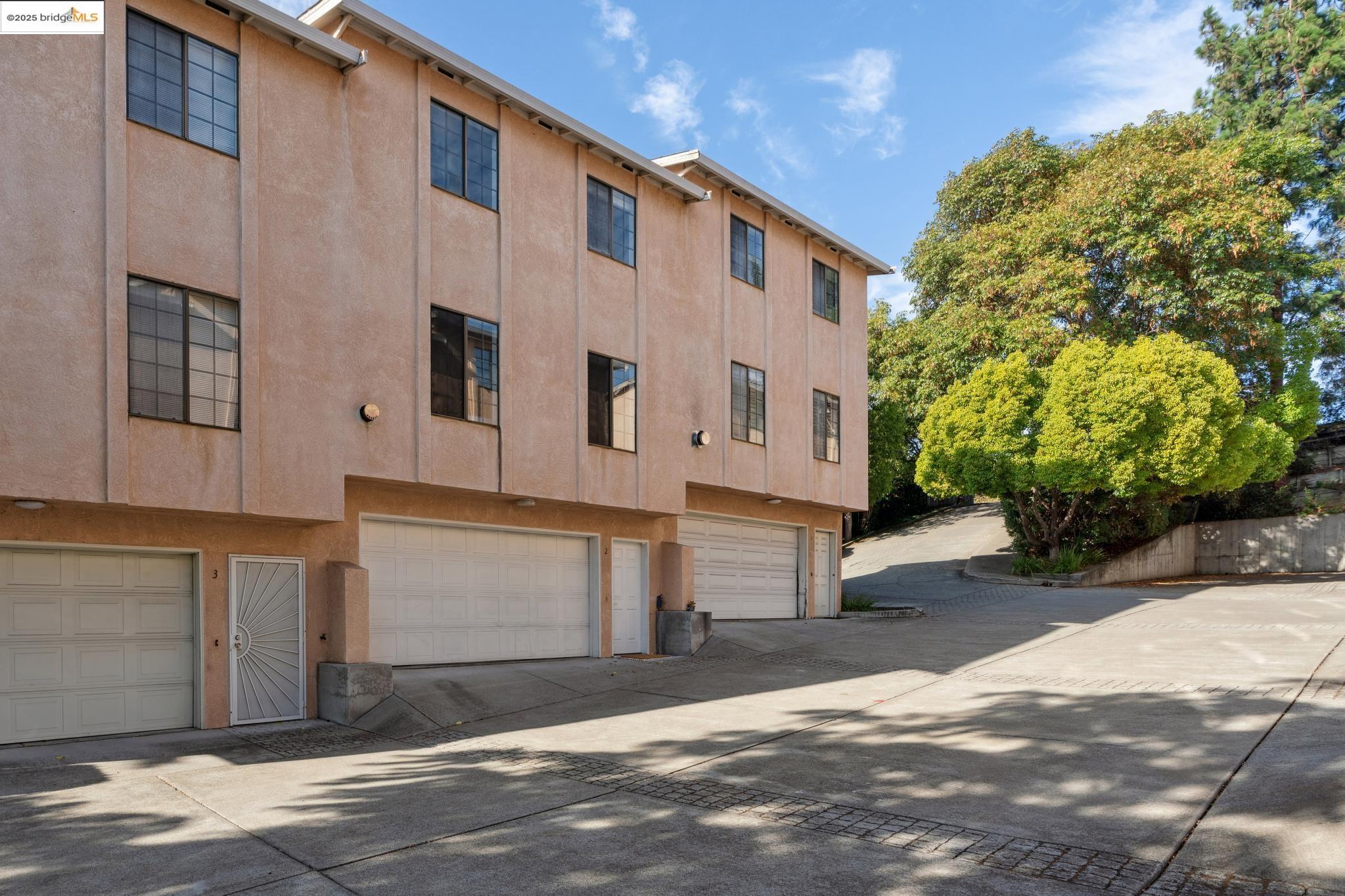 MLS: 41114339 Condo For Sale