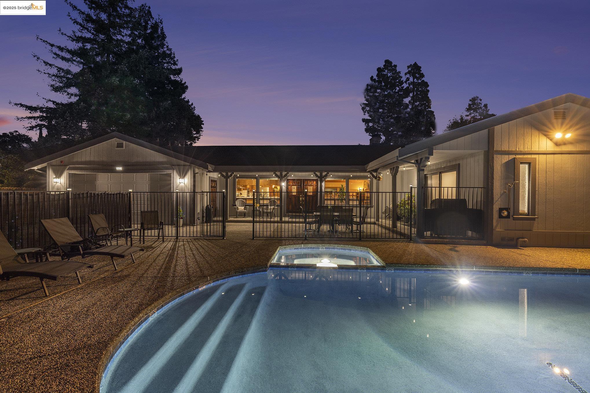 Front Image Thumbnail for EB41114340