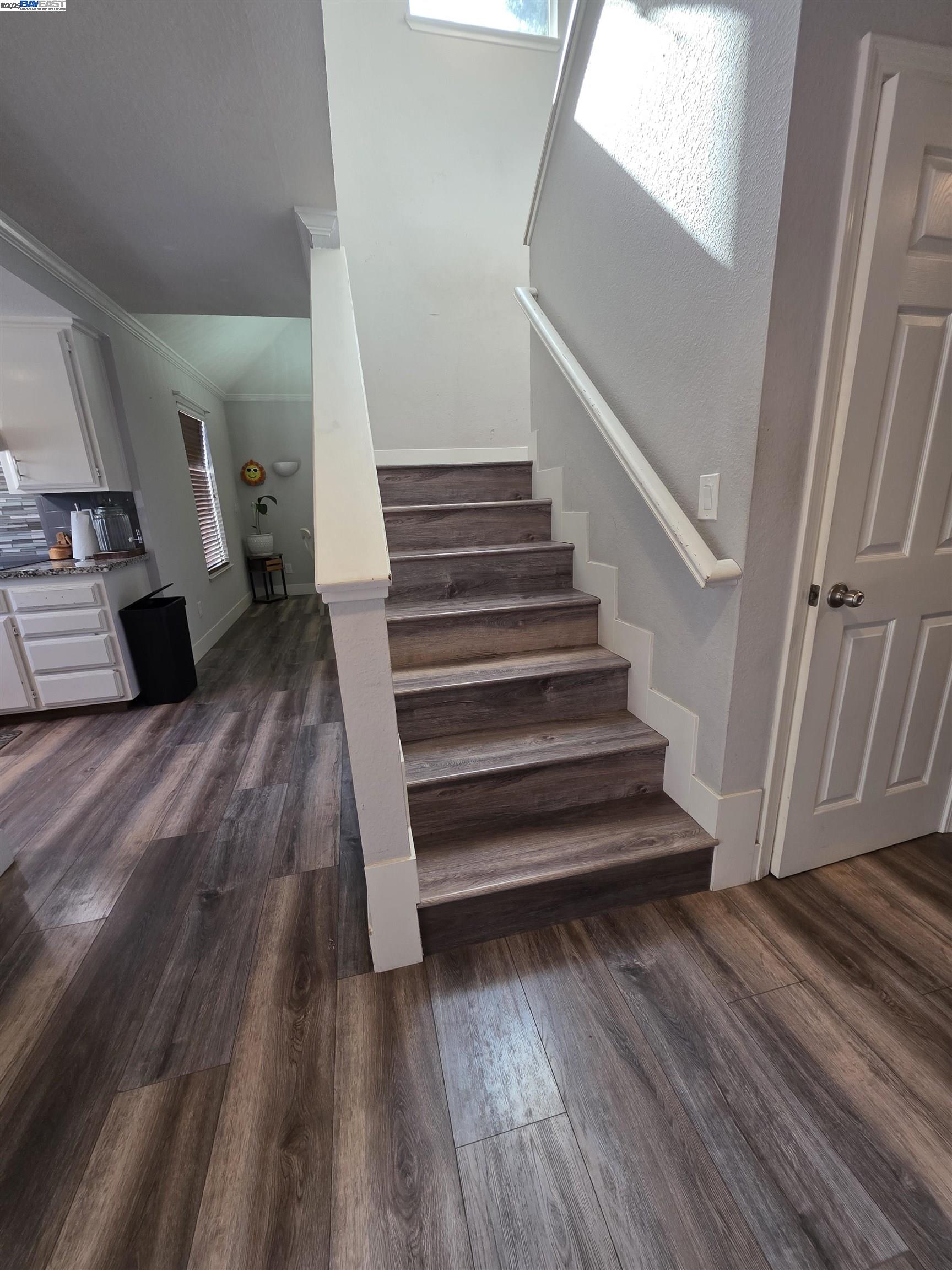 Detail Gallery Image 8 of 8 For 6980 Riverside Blvd, Sacramento,  CA 95831 - 4 Beds | 3 Baths