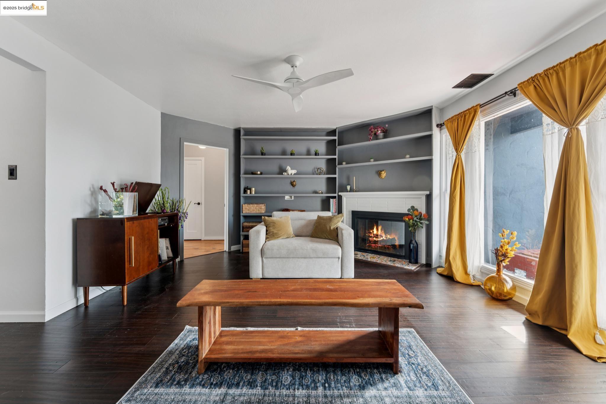 Detail Gallery Image 11 of 53 For 2425 Humphrey Ave, Richmond,  CA 94804 - 3 Beds | 1 Baths