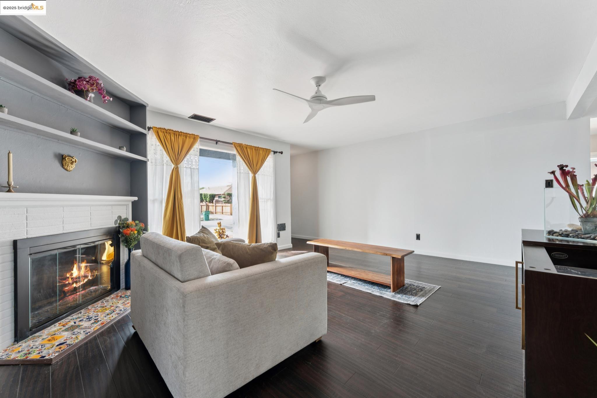 Detail Gallery Image 14 of 53 For 2425 Humphrey Ave, Richmond,  CA 94804 - 3 Beds | 1 Baths