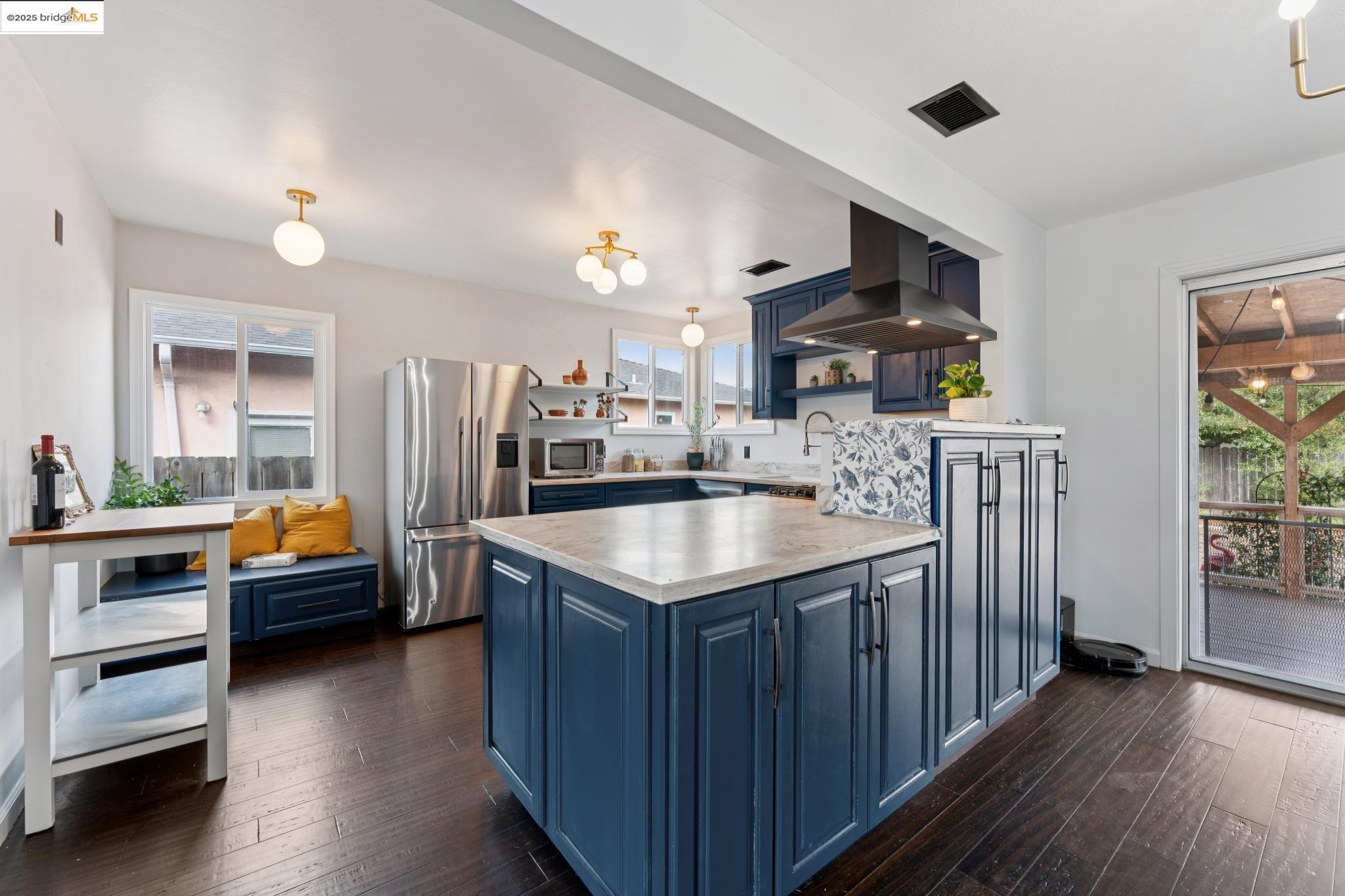 Detail Gallery Image 19 of 53 For 2425 Humphrey Ave, Richmond,  CA 94804 - 3 Beds | 1 Baths