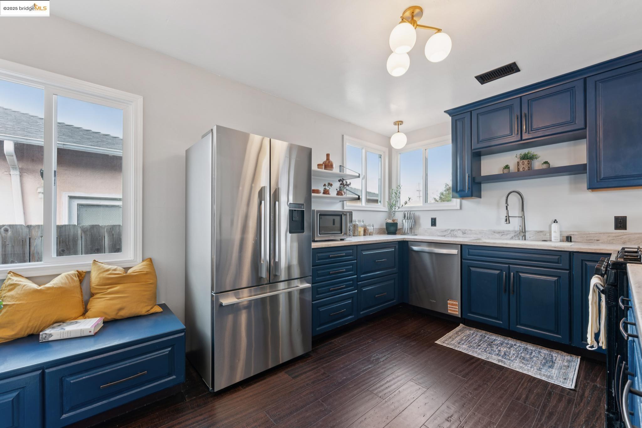 Detail Gallery Image 21 of 53 For 2425 Humphrey Ave, Richmond,  CA 94804 - 3 Beds | 1 Baths