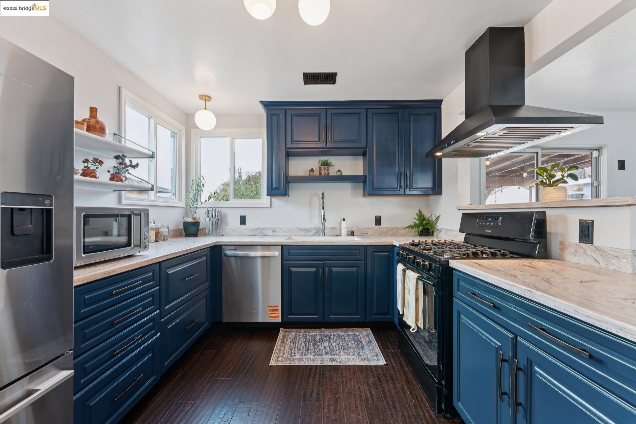 Detail Gallery Image 22 of 53 For 2425 Humphrey Ave, Richmond,  CA 94804 - 3 Beds | 1 Baths