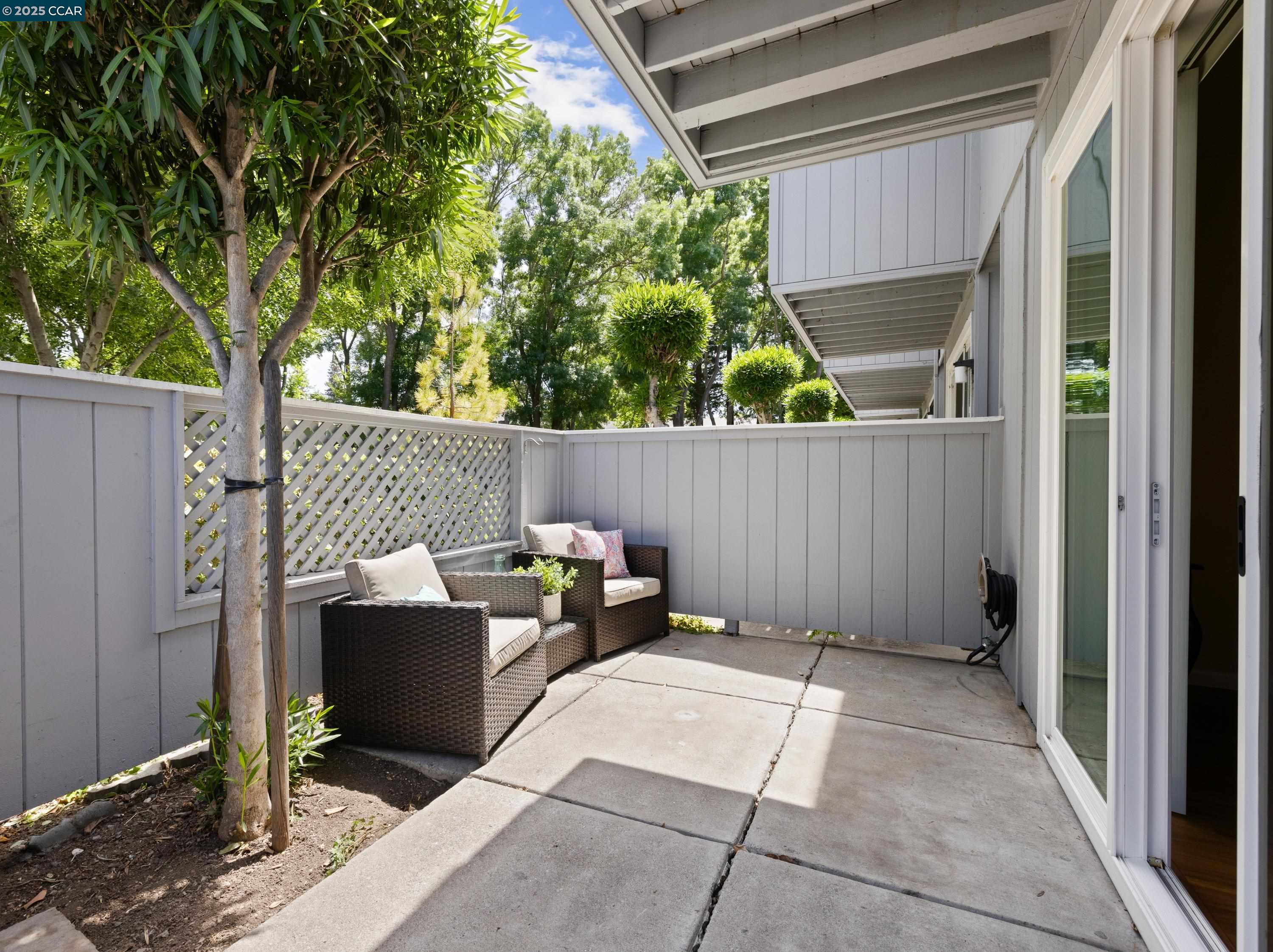 Detail Gallery Image 8 of 30 For 337 Rock Creek Way, Pleasant Hill,  CA 94523 - 3 Beds | 2/1 Baths